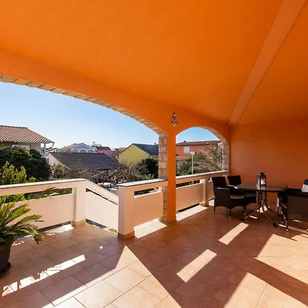 Apartament Peter Vir