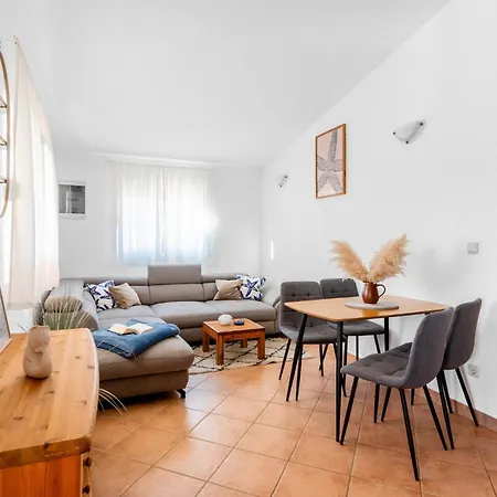 Peter Appartement Vir