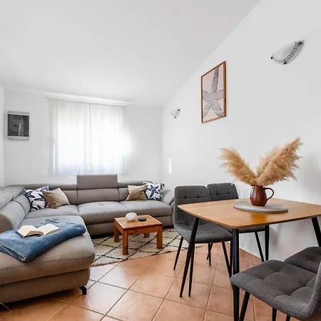 Apartament Peter Vir