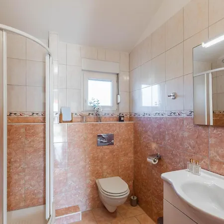 Peter Apartament Vir